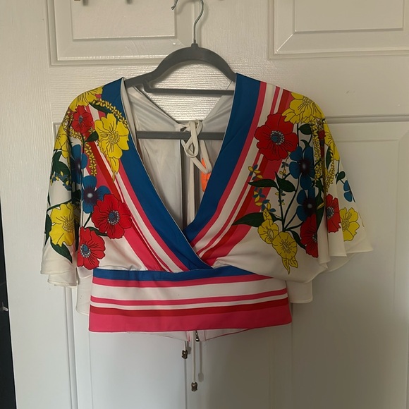 Top - Picture 2 of 2